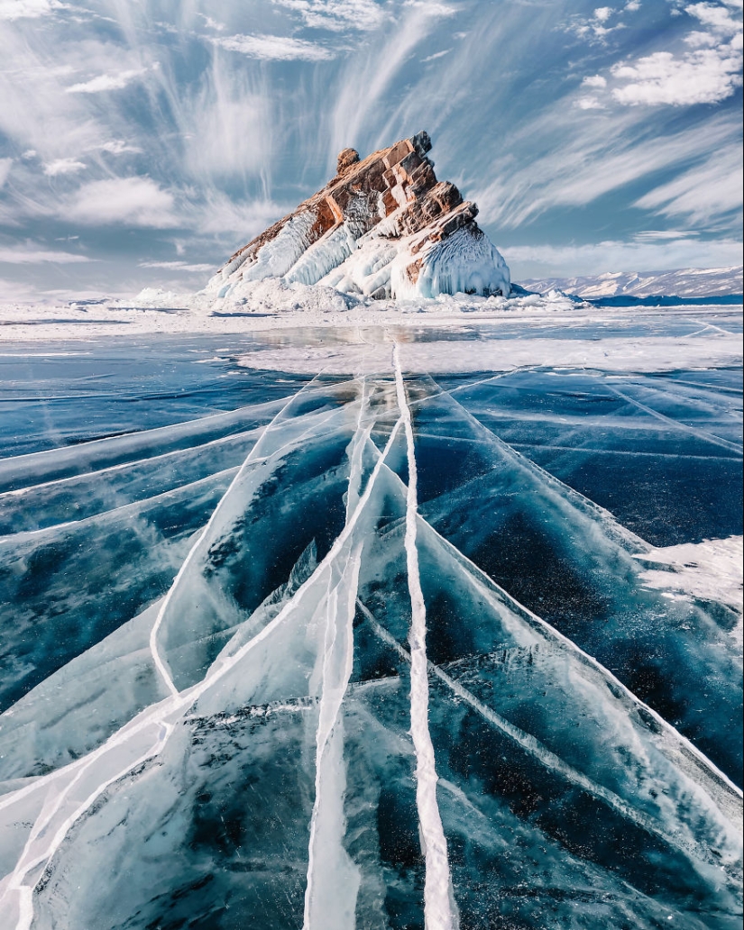 The beauty of cold Baikal: 30 incredible photos by Kristina Makeeva The beauty of cold Baikal: 30 incredible photos by Kristina Makeeva