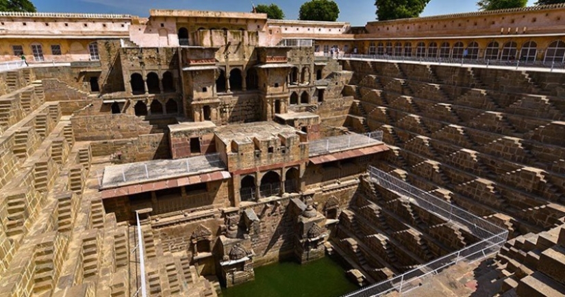 The Chand Baori step well is a structure worthy of being called a wonder of the world The Chand Baori step well is a structure worthy of being called a wonder of the world