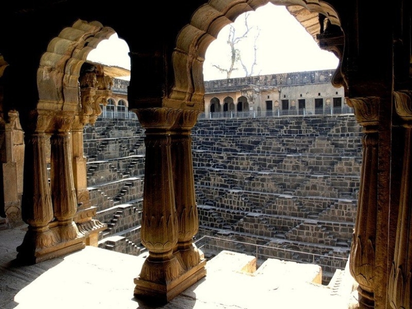 The Chand Baori step well is a structure worthy of being called a wonder of the world The Chand Baori step well is a structure worthy of being called a wonder of the world