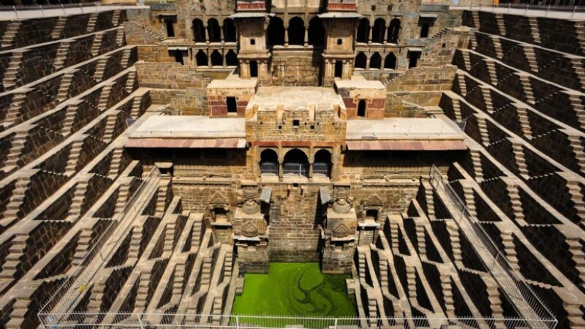 The Chand Baori step well is a structure worthy of being called a wonder of the world The Chand Baori step well is a structure worthy of being called a wonder of the world