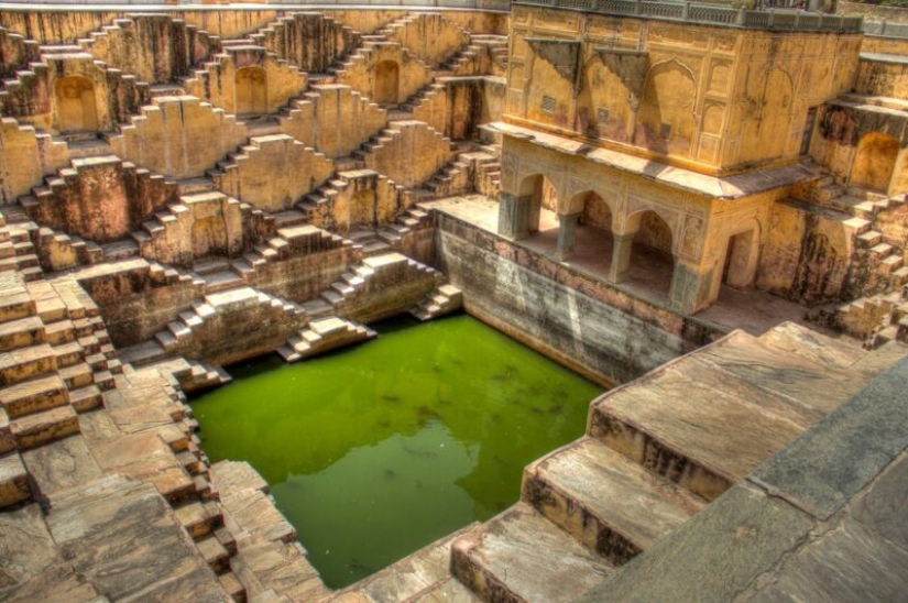 The Chand Baori step well is a structure worthy of being called a wonder of the world The Chand Baori step well is a structure worthy of being called a wonder of the world