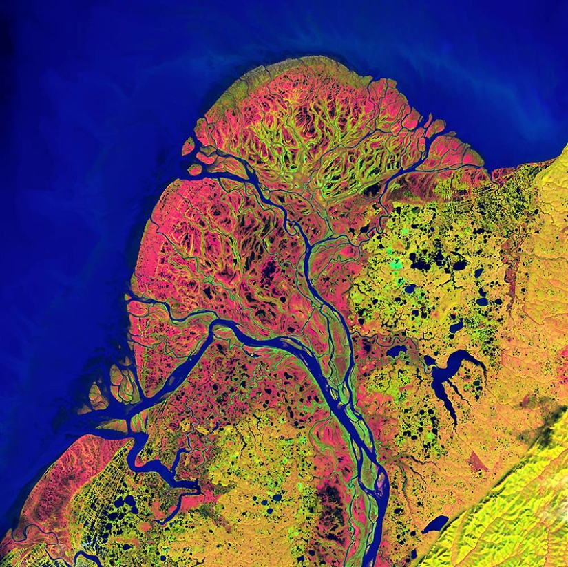 The Earth as a Work of Art The Earth as a Work of Art