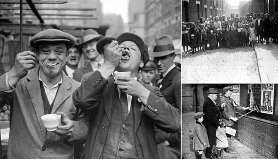 The East End of London and its people: photographs of the early XX century The East End of London and its people: photographs of the early XX century