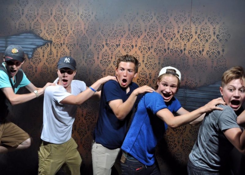 The "fear Factory" in Niagara Falls, or What is the "train of horror"