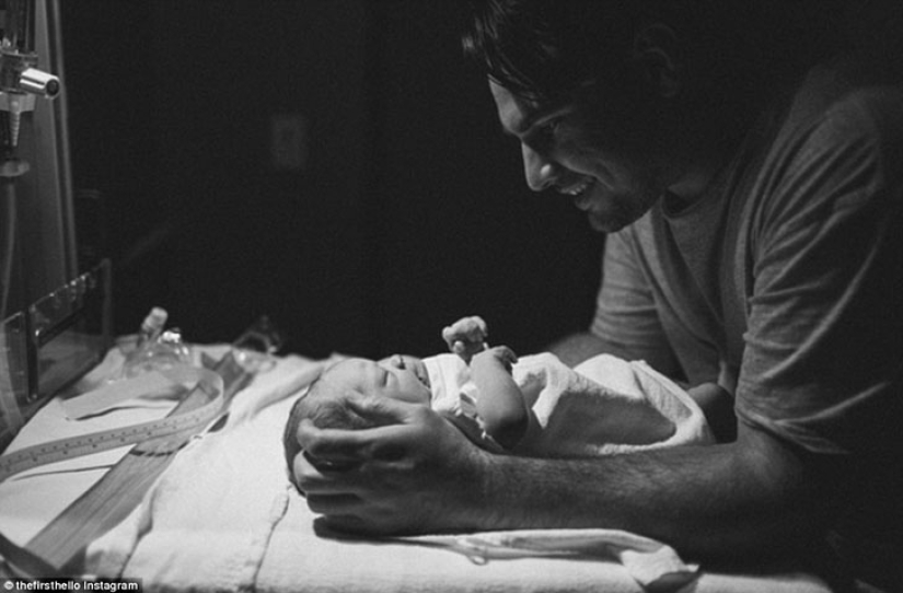 The First "Hello": A Photo Project About the First Meeting of a Mother and Baby The First "Hello": A Photo Project About the First Meeting of a Mother and Baby