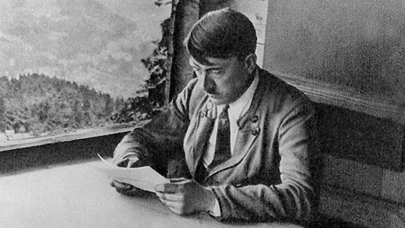 The Fuhrer from Kentucky, or the imposter built a space fleet Reich