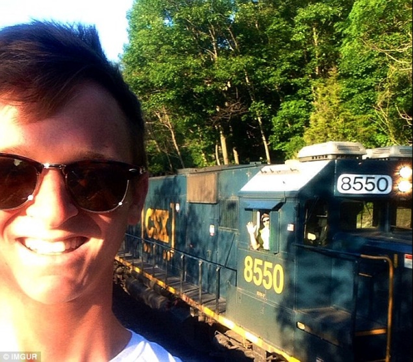 The funniest photobombs in vacation pictures