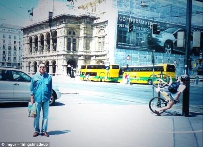 The funniest photobombs in vacation pictures