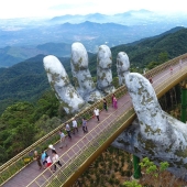 The Golden Bridge in Da Nang is a place in Vietnam that everyone needs to see The Golden Bridge in Da Nang is a place in Vietnam that everyone needs to see