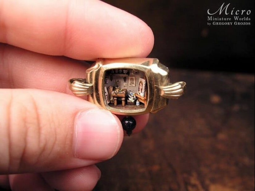 The Greek master Gregory Grozos creates miniature worlds within hours