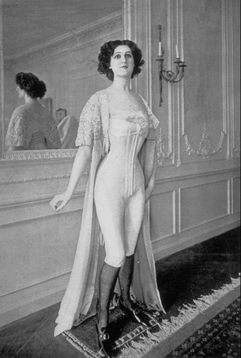The history of women&#39;s pantaloons: from modesty to fashionable rebellion