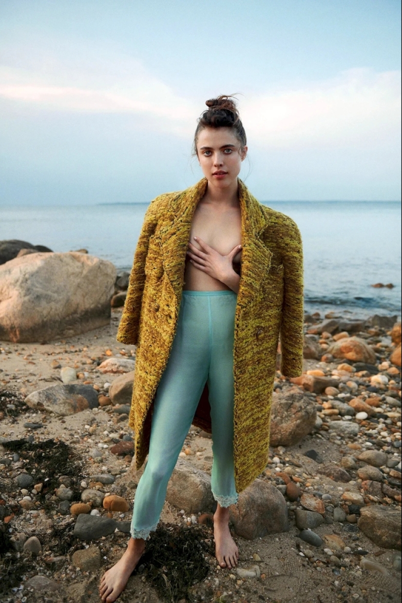 The hottest photos of Margaret Qualley, star of the films "Substance" and "Once Upon a Time in Hollywood"