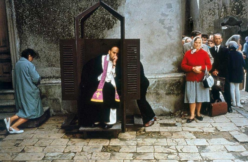 The Ironic masterpieces of Elliott Erwitt