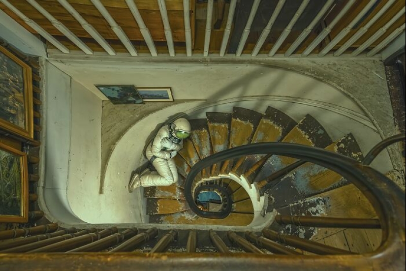 “The Lonely Astronaut”: Capturing Self-Portraits In Decaying, Abandoned Environments