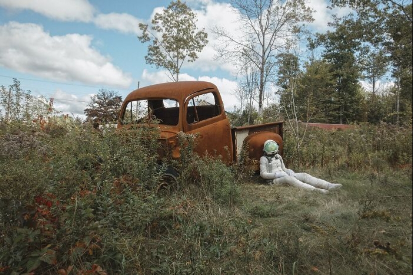 “The Lonely Astronaut”: Capturing Self-Portraits In Decaying, Abandoned Environments