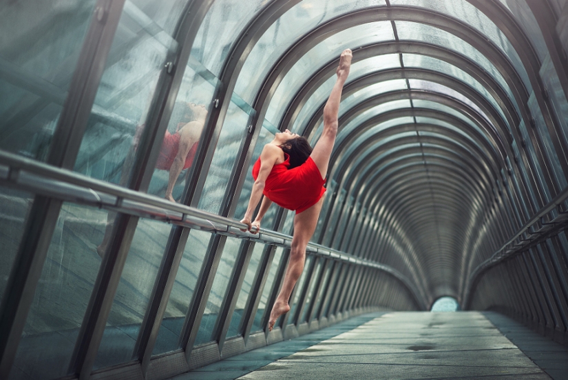 The magic of dancing with the metropolis: a magnificent series of photos of gymnasts and dancers from Dimitri Rulland The magic of dancing with the metropolis: a magnificent series of photos of gymnasts and dancers from Dimitri Rulland