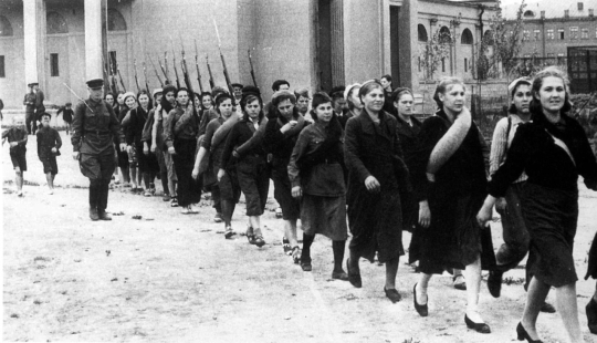 "The main thing is not to die in men's underwear»: how women survived and coped with everyday life during the war "The main thing is not to die in men's underwear»: how women survived and coped with everyday life during the war