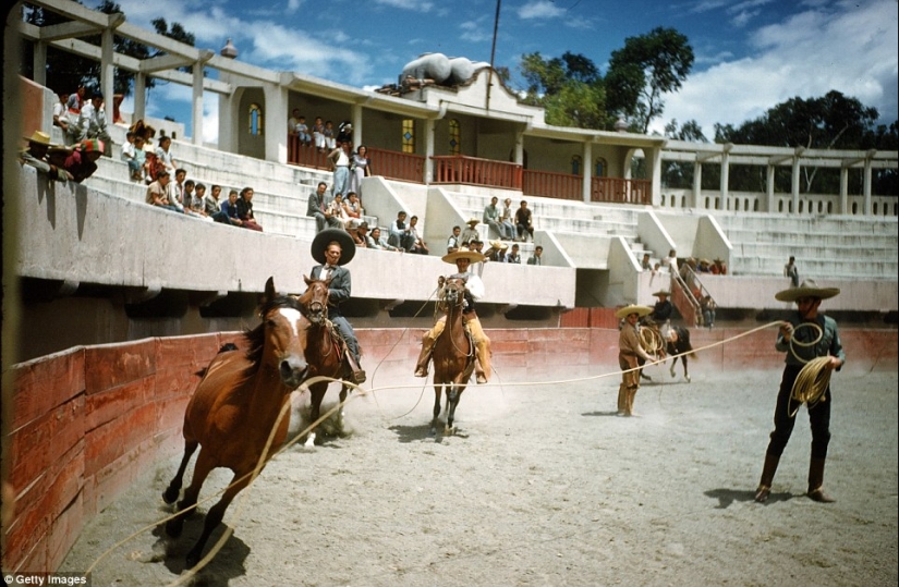 The Mexican Riviera of the 1950s, when Acapulco was not yet the fiefdom of drug dealers