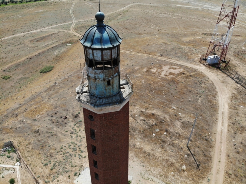 The miracle in the desert: both in 30 km from the sea near Astrakhan appeared lighthouse The miracle in the desert: both in 30 km from the sea near Astrakhan appeared lighthouse