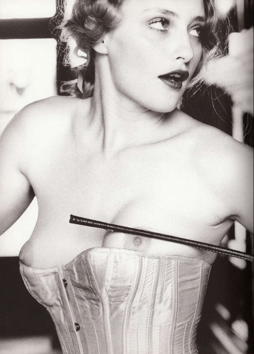 The mystery of femininity in erotic photographs by Ellen von Unwerth