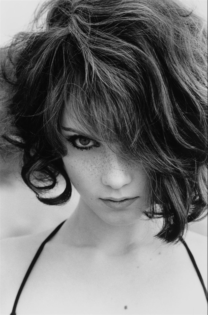 The mystery of femininity in erotic photographs by Ellen von Unwerth