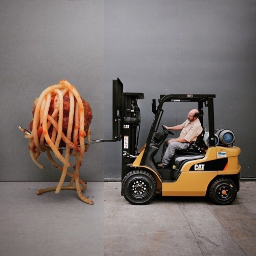 The photographer simply combines two pictures and gets a damn cool result!