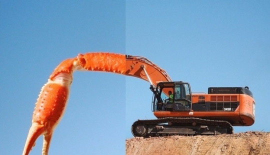 The photographer simply combines two pictures and gets a damn cool result!