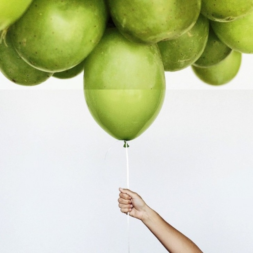 The photographer simply combines two pictures and gets a damn cool result!