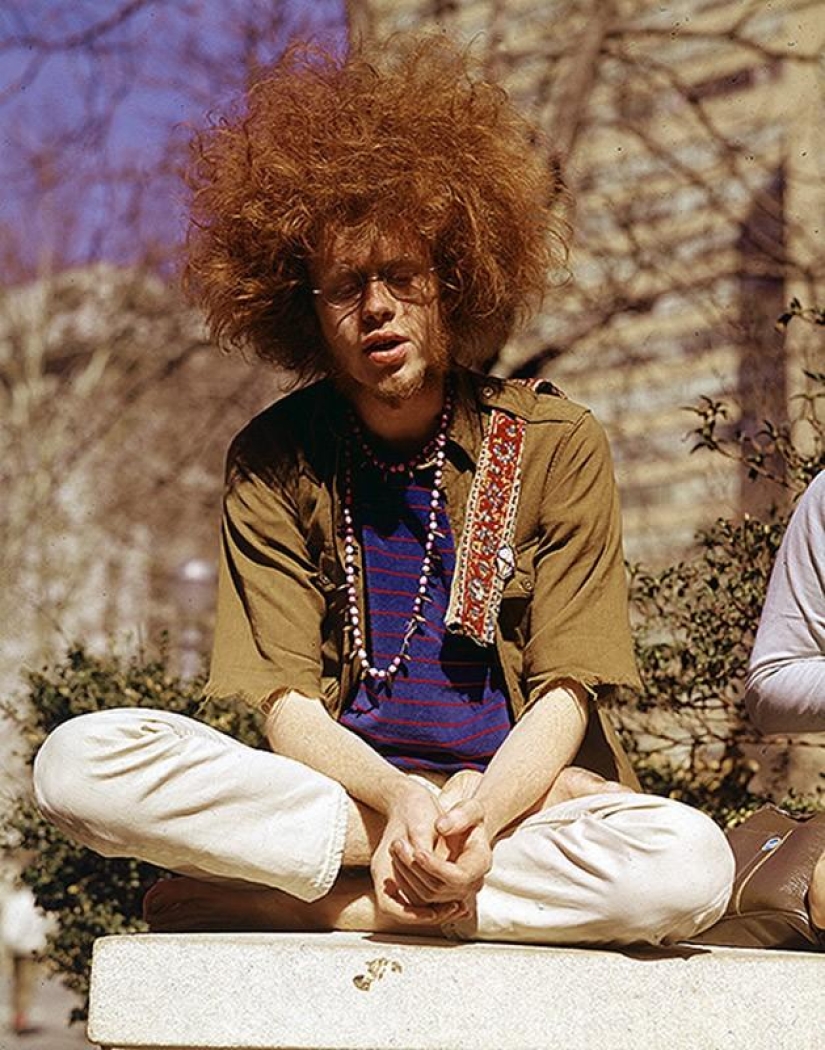 The revolution without pants: how the hippies of the 60s hung out