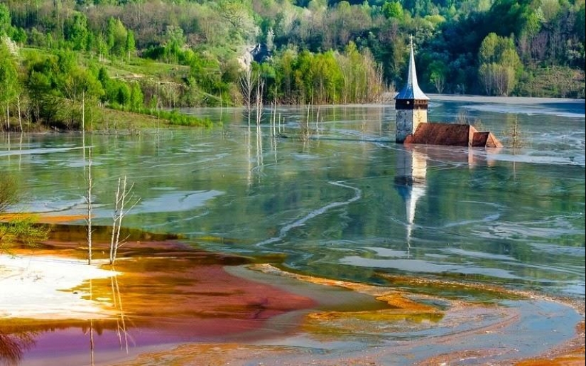 The Romanian countryside, the site of which is formed a toxic lake