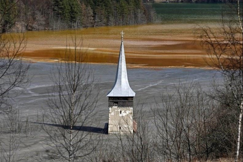 The Romanian countryside, the site of which is formed a toxic lake