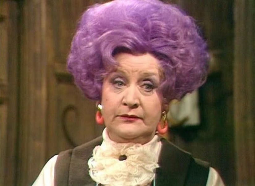 The secret is revealed! That's why old ladies dye their hair purple The secret is revealed! That's why old ladies dye their hair purple