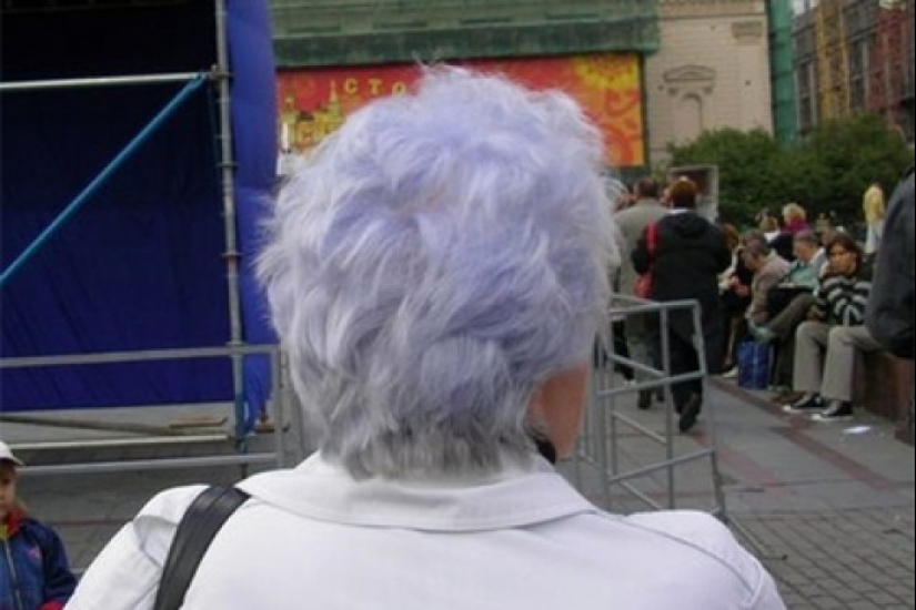 The secret is revealed! That's why old ladies dye their hair purple The secret is revealed! That's why old ladies dye their hair purple