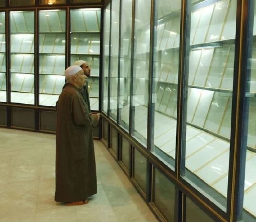 The secret of the "Bloody Quran" — a book written in the blood of Saddam Hussein The secret of the "Bloody Quran" — a book written in the blood of Saddam Hussein