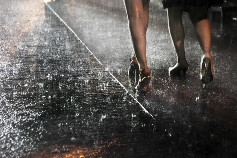 The sound of rain in photographs by Willy Roni