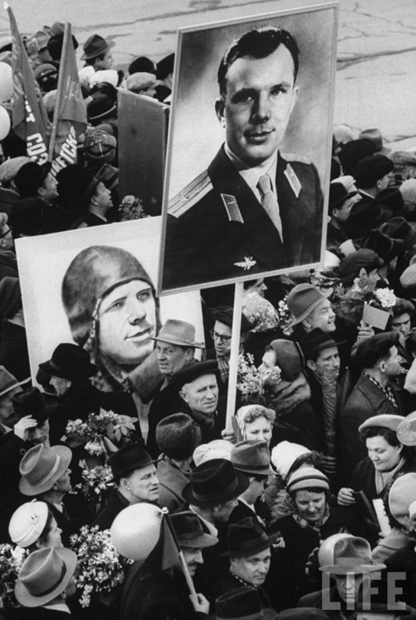 "The space is calling everyone! And call. How vechnyy Zov" (Yuri Gagarin) "The space is calling everyone! And call. How vechnyy Zov" (Yuri Gagarin)