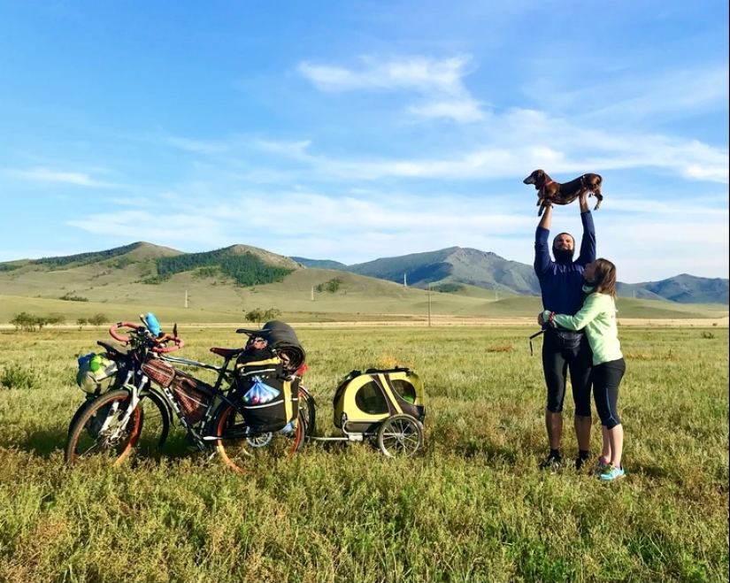 The story of Anna Smolina, who cycled across half the country with her dog