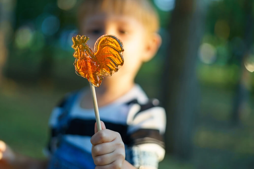 The Story of the Cockerel on a Stick and His &quot;Relatives&quot; Who Are Older Than You Think