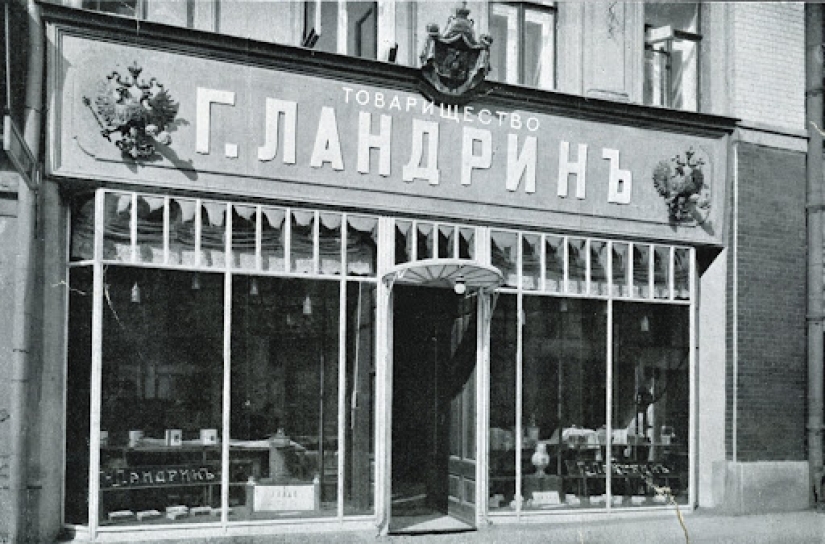 The Story of the Cockerel on a Stick and His &quot;Relatives&quot; Who Are Older Than You Think