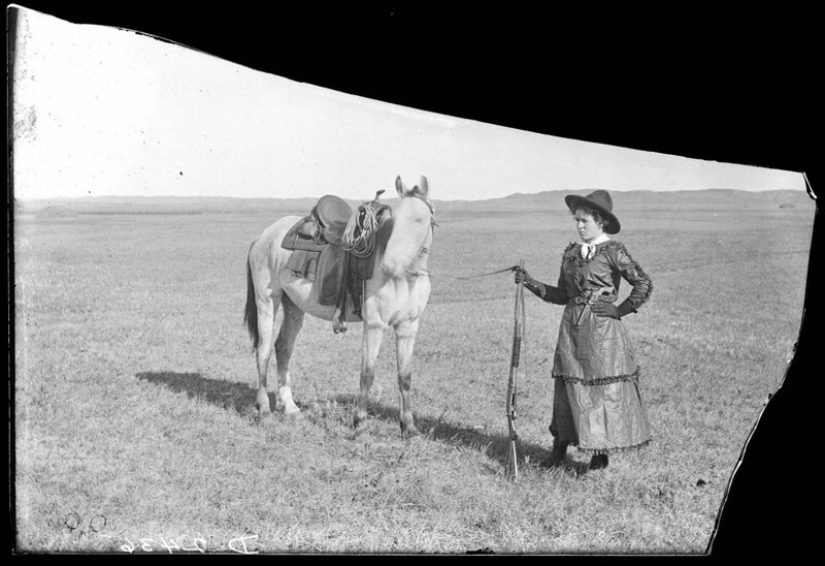 The Story of the First Texas Female Cowboys