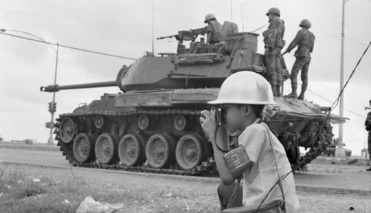 The story of Vietnam's youngest photojournalist - 12-year-old Lo Man Hung The story of Vietnam's youngest photojournalist - 12-year-old Lo Man Hung