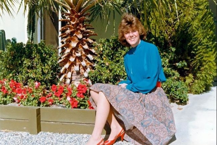The style of the 80s and 90s in the bright photos of fashionistas of those years