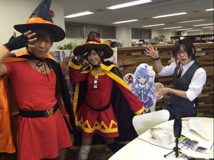 The usual shots from life in Japan, from which a European's eyes will pop out of his head