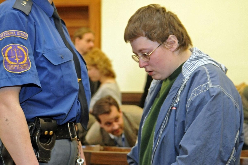 The werewolf girl, or how a 13-year-old boy turned out to be a 34-year-old woman