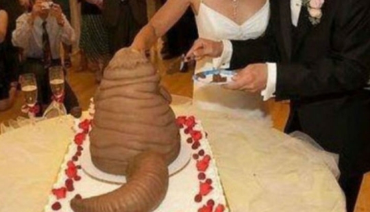 The worst wedding cakes that will bring any bride to tears The worst wedding cakes that will bring any bride to tears