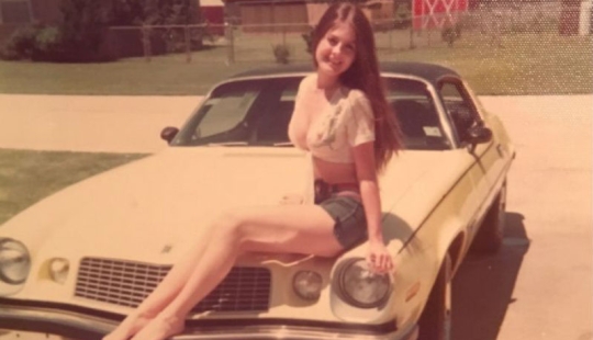 “There were people in our time”: retrophotos of parents who are cooler than their children “There were people in our time”: retrophotos of parents who are cooler than their children