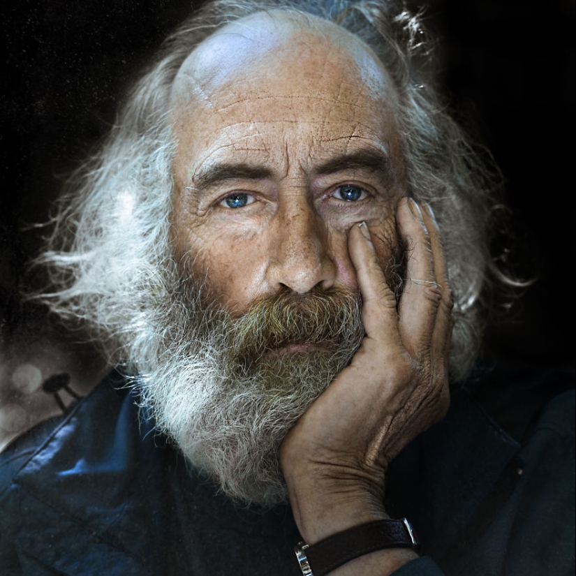 They also have a soul: photographer takes portraits of homeless people