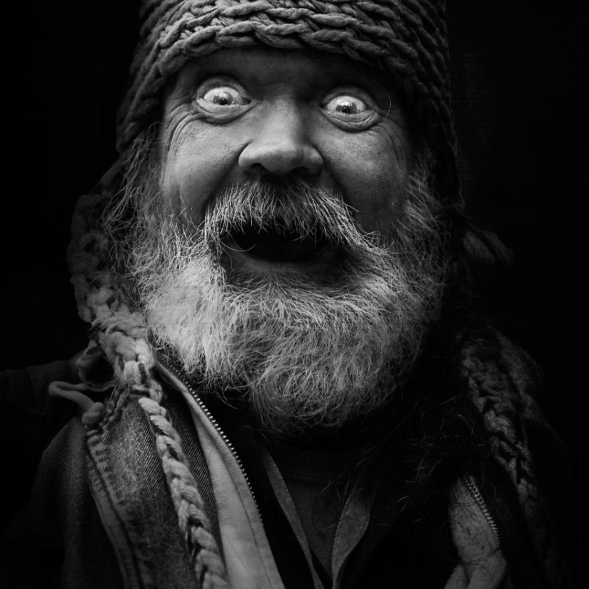 They also have a soul: photographer takes portraits of homeless people