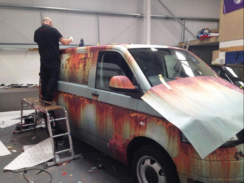 They definitely won't be stolen: original camouflage that will protect the car from thieves