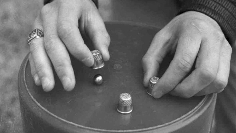 "Thimblerig": the noble origins of Russia's most criminal game "Thimblerig": the noble origins of Russia's most criminal game